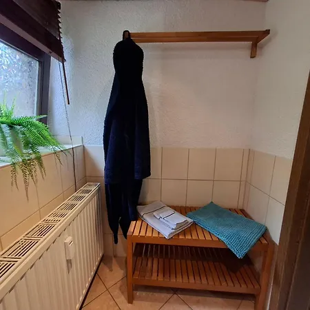 Ansimali 2 - Mit Wohn- Und Schlafraum, Integrierter Kuechenzeile, Separater Dusche Und Wc - Ideal Fuer Alleinreisende Und Monteure Am Spiegelwald Gruenhain-Beierfeld